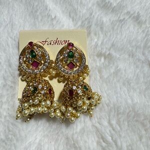 Elegant Gold and Pearl Earrings